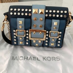 Michael Kors MK Messenger Hayden medium studded powder blue Saffiano Crossbody